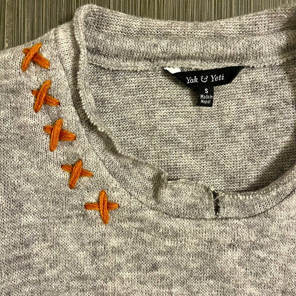 Yak & Yeti sweater / sweater dress - Picture 2 of 8